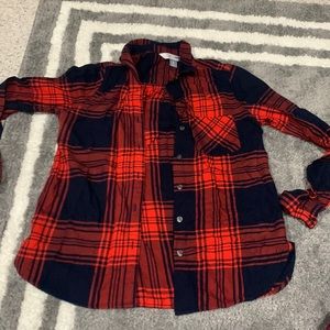 Women’s plaid button down shirt